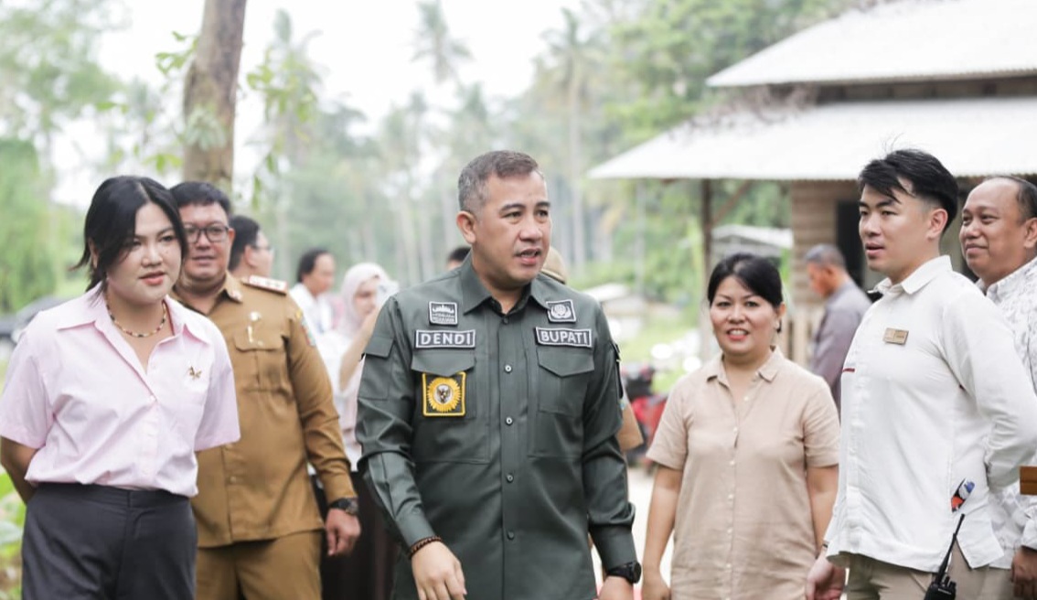 Resmikan Jalan Pantai Mutun, Ini Harapan Bupati Pesawaran