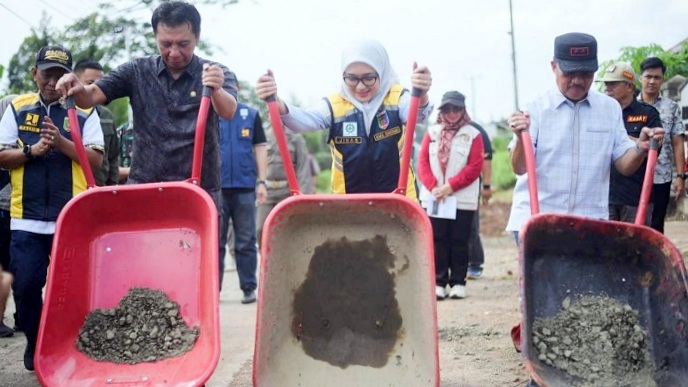 Perbaikan Ruas Jalan Gedongtataan–Kedondong Dimulai