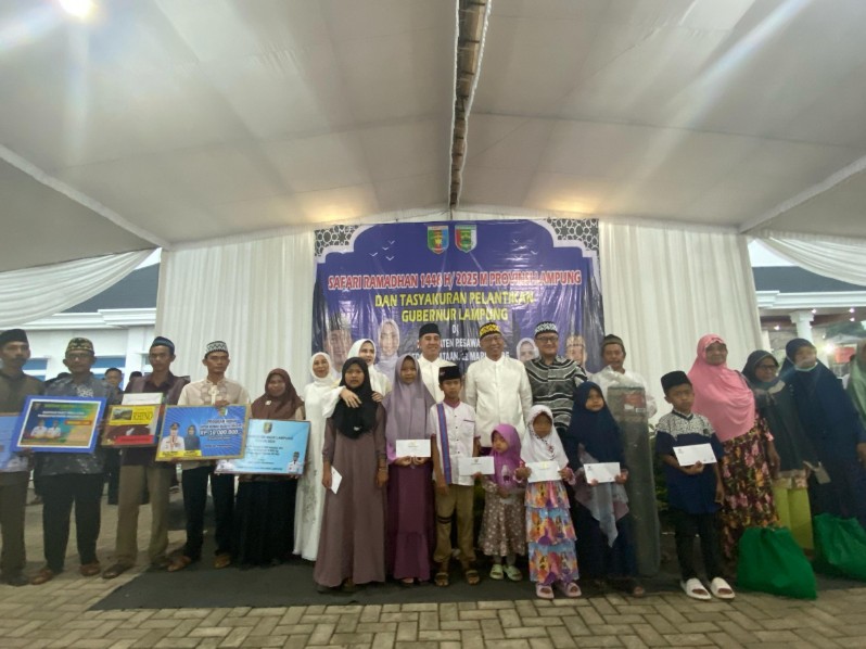 Gubernur dan Pemkab Pesawaran Salurkan Bantuan