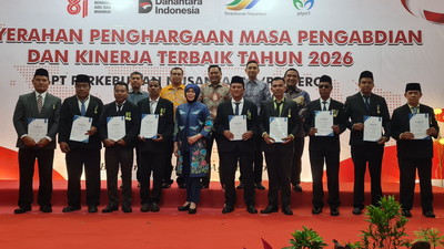 Dedikasi Puluhan Tahun, 52 Karyawan PTPN I Diganjar Penghargaan