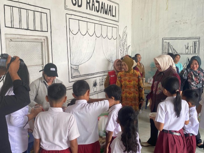 Wakil Ketua TP PKK Hadiri Donor Darah PSMTI Pesawaran