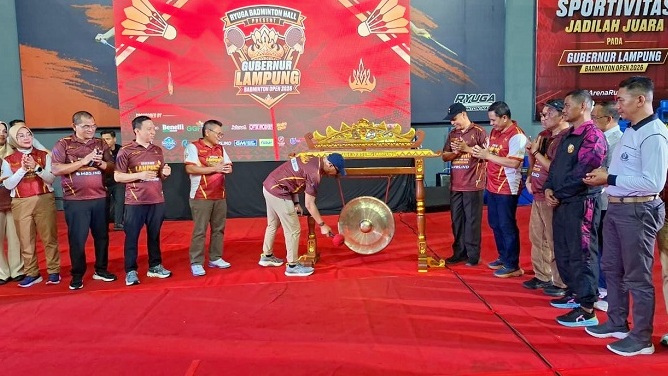 Matangkan Persiapan Porwanas, Atlet PWI Lampung Bersaing di Badminton Gubernur Cup