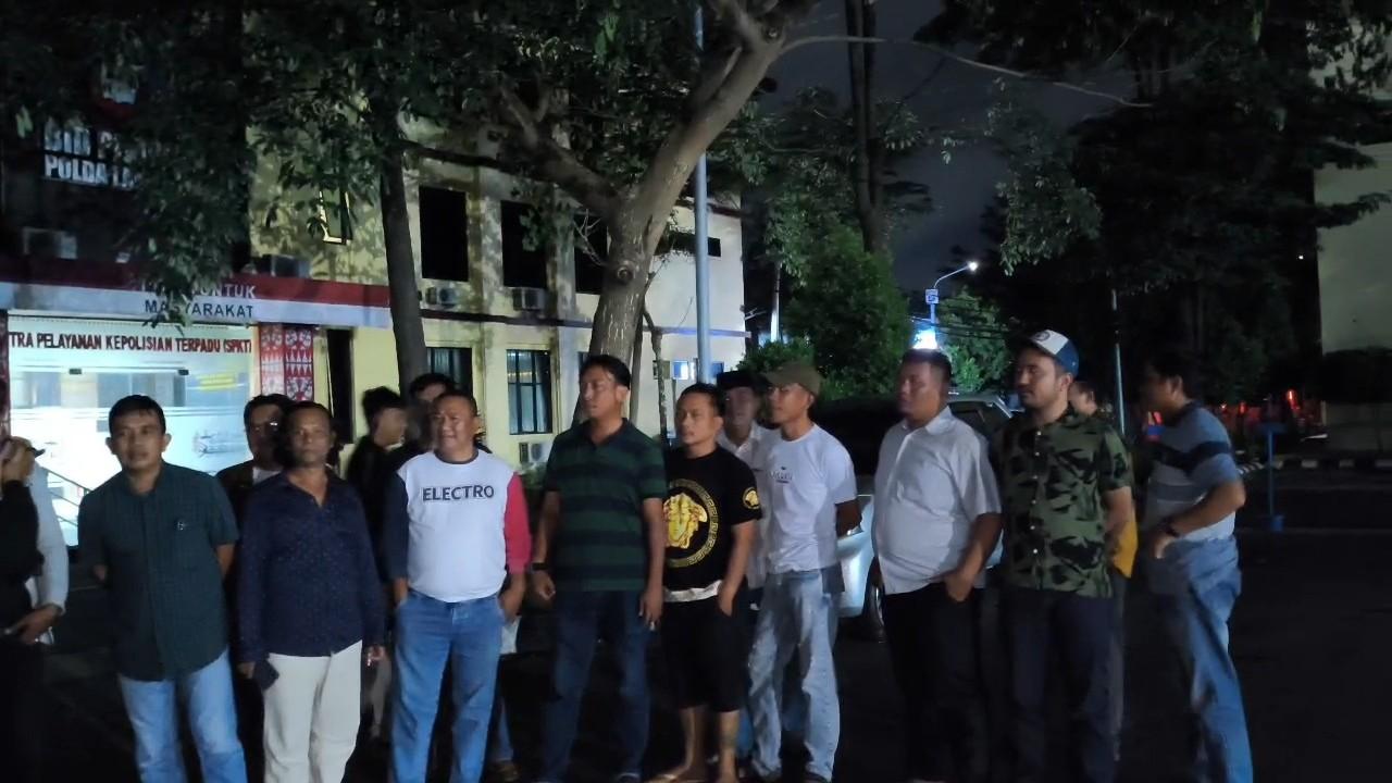 Tak Terima Rekannya Dianiaya, Puluhan Debt Collector Geruduk Polda Lampung