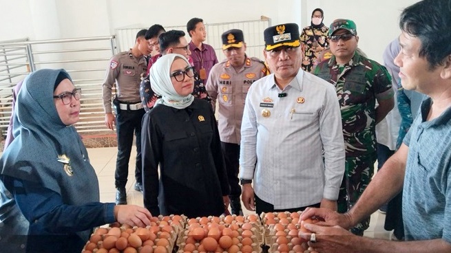 Pantau Pasar Tradisional, Walikota Metro Pastikan Stok Bahan Pokok Aman
