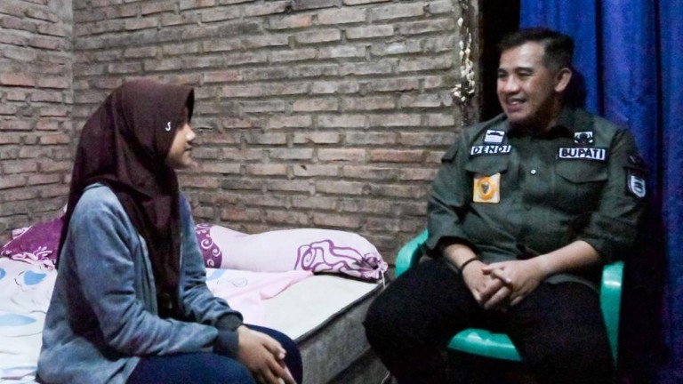 Beri Dukungan Moril, Dendi Datangi Korban Perundungan