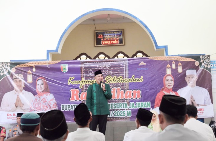 Safari Ramadan di Wayratai, Dendi Ajak Masyarajat Dukung Pembangunan