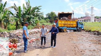 Darurat Sampah Di Kotabumi Ilir, DLH Lampura Turunkan Alat Berat